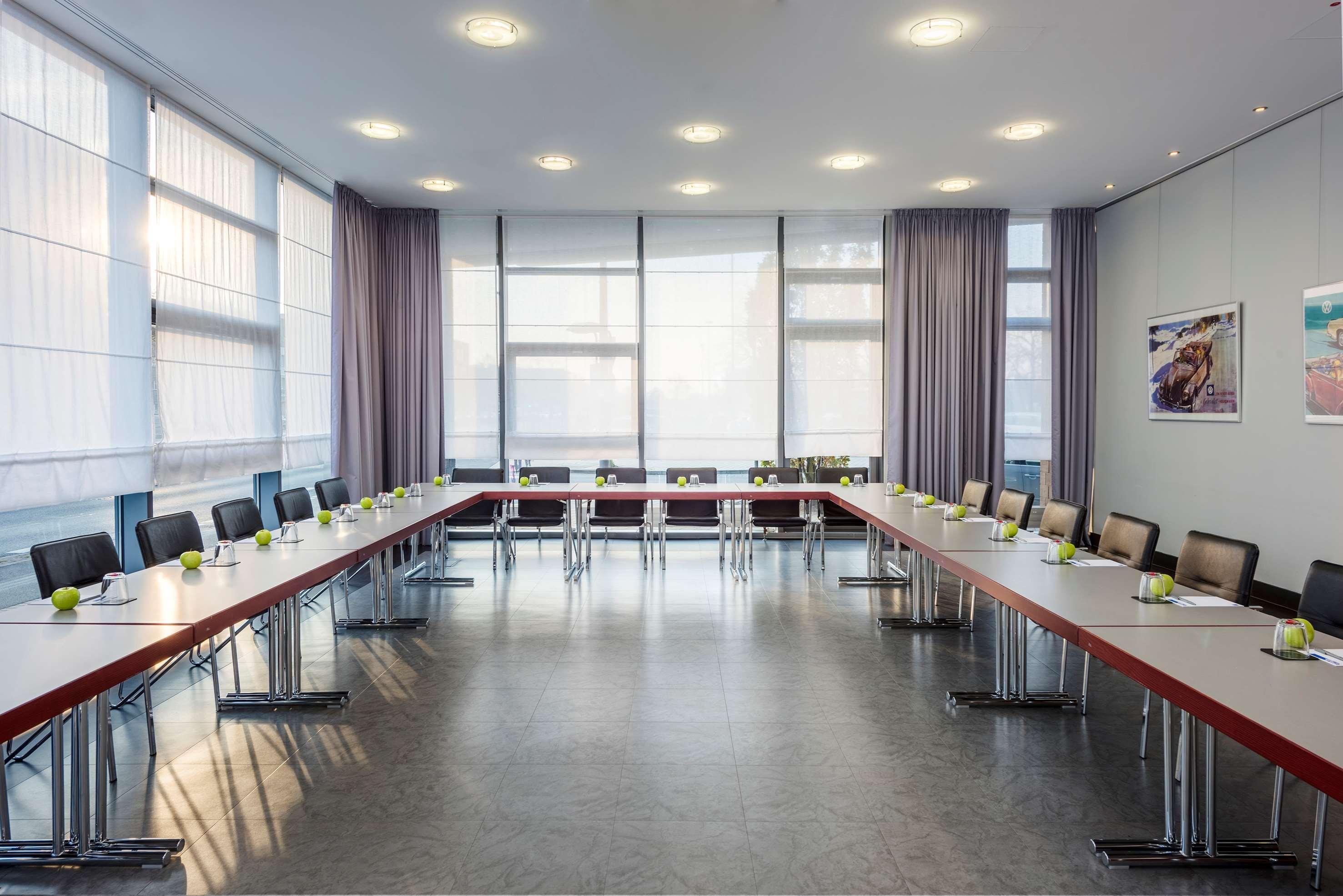 Hotel Wolfsburg Centrum, Affiliated By Melia מראה חיצוני תמונה